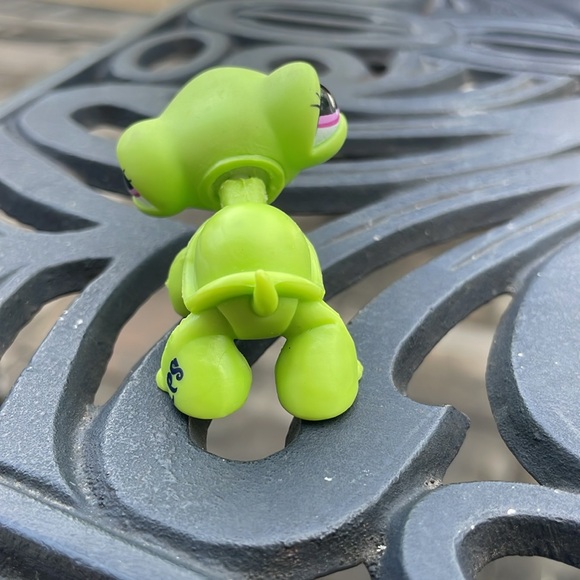 Littlest Pet Shop Blind Bags Turtle (#2607) Pet - Picture 8 of 10